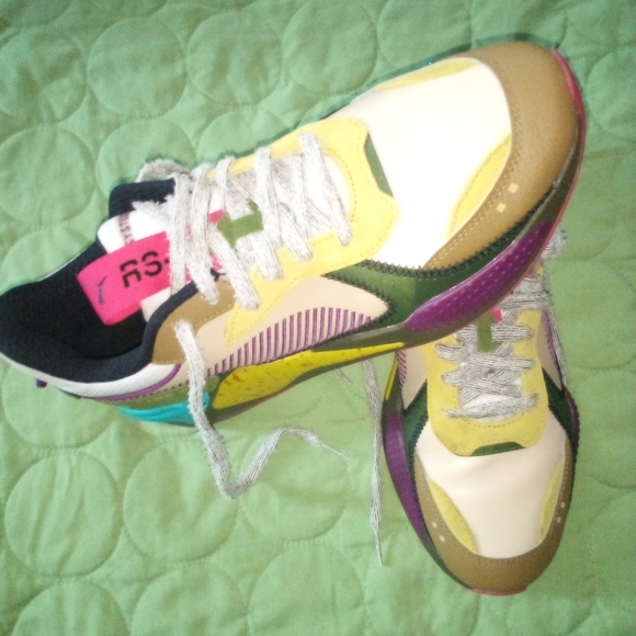 Brand New Mens Addidas sneaker - Picture 2 of 3